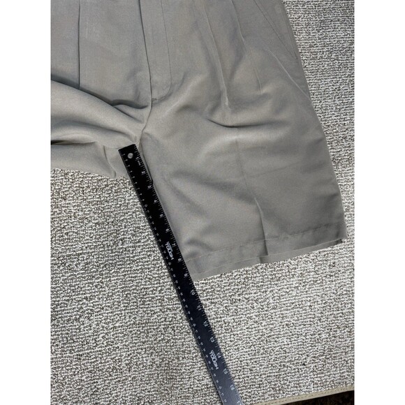 Greg Norman Collection Golf Shorts Mens 36 Beige-Khaki Polyester Pleated SHARK - Picture 7 of 7